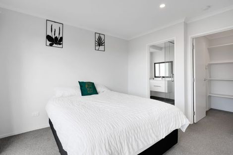 Photo of property in 4 Kakariki Lane, Waiwhakaiho, New Plymouth, 4312