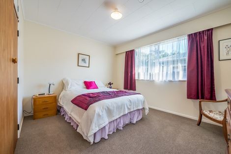 Photo of property in 32 Kingsley Street, Stokes Valley, Lower Hutt, 5019