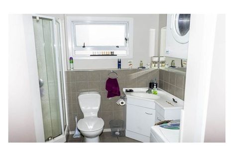 Photo of property in 2/9 Hamilton Road, Papatoetoe, Auckland, 2025