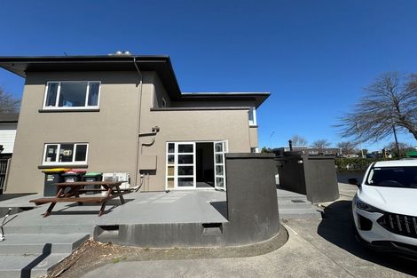 Photo of property in 196 Fendalton Road, Fendalton, Christchurch, 8052