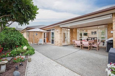 Photo of property in 4 Saltwood Street, Red Beach, 0932