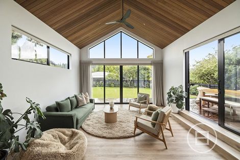 Photo of property in 6 Heuchan Lane, Wanaka, 9305