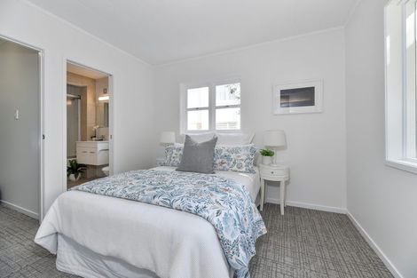 Photo of property in 3/47 East Coast Road, Milford, Auckland, 0620