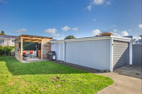 Photo of property in 11 Duke Street, Levin, 5510