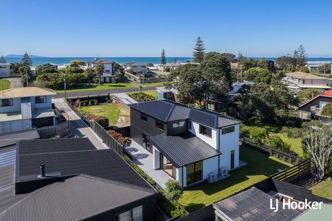 Photo of property in 1/40 Waiparaheka Drive, Wainui, 0932