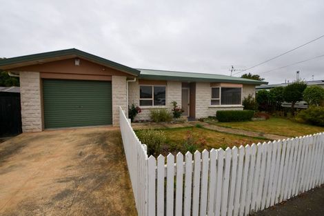 Photo of property in 6 Hogg Crescent, Masterton, 5810