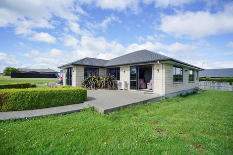 Photo of property in 28 Majestic Chance, Seaward Bush, Invercargill, 9812