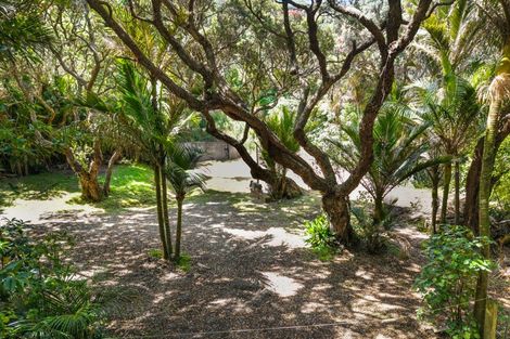 Photo of property in 48 Beach Valley Road, Piha, 0772