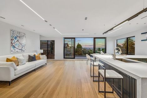 Photo of property in 47c Hastings Road, Mairangi Bay, Auckland, 0630