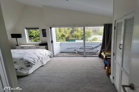Photo of property in 50 Girrahween Drive, Totara Vale, Auckland, 0629