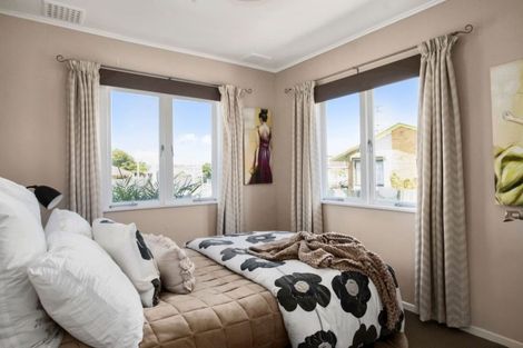 Photo of property in 24 Ingram Street, Papakura, 2110