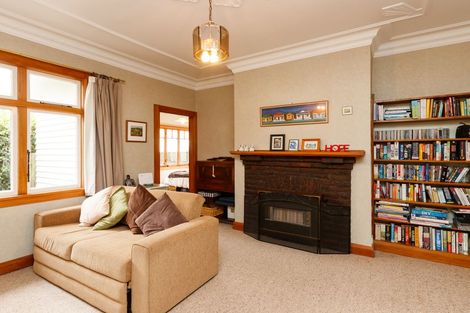 Photo of property in 30 Parata Street, Hokowhitu, Palmerston North, 4410