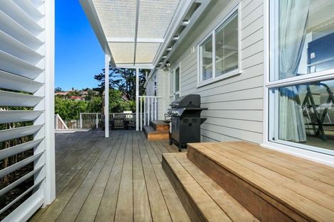 Photo of property in 4 Rook Place, Unsworth Heights, Auckland, 0632
