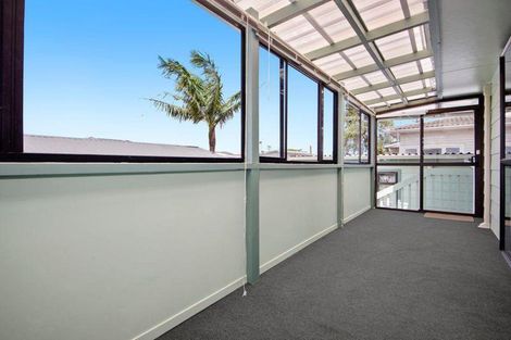 Photo of property in 32 Clendon Avenue, Papatoetoe, Auckland, 2025