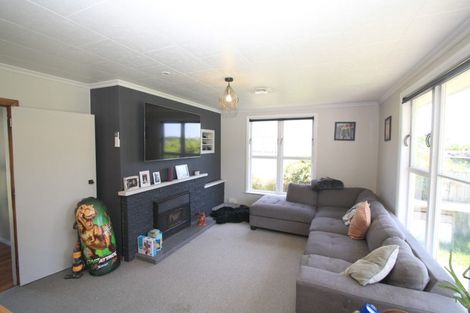 Photo of property in 19 Miro Street, Merrilands, New Plymouth, 4312