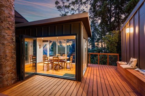 Photo of property in 10 Rangiwai Road, Titirangi, Auckland, 0604