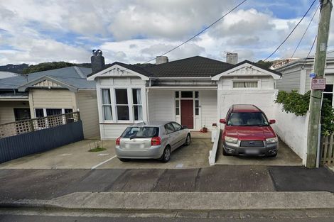 Photo of property in 27 Myrtle Crescent, Mount Cook, Wellington, 6021