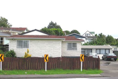 Photo of property in 18 Don Buck Road, Massey, Auckland, 0614
