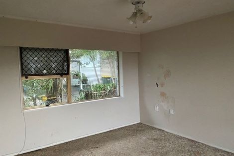 Photo of property in 109 Lincoln Park Avenue, Massey, Auckland, 0614