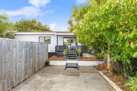 Photo of property in 6 Peterhouse Place, West Harbour, Auckland, 0618