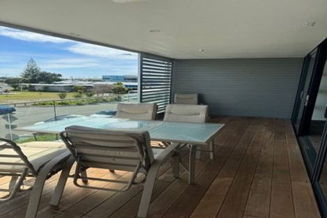 Photo of property in 307/7 Humber Street, Pandora, Napier, 4110