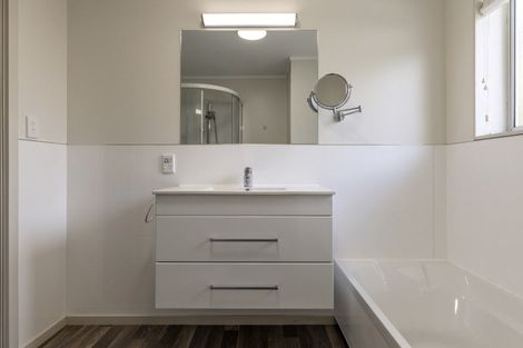 Photo of property in 23 Kereru Street, Two Mile Bay, Taupo, 3330