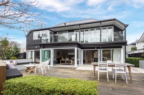 Photo of property in 37 Totara Street, Fendalton, Christchurch, 8041