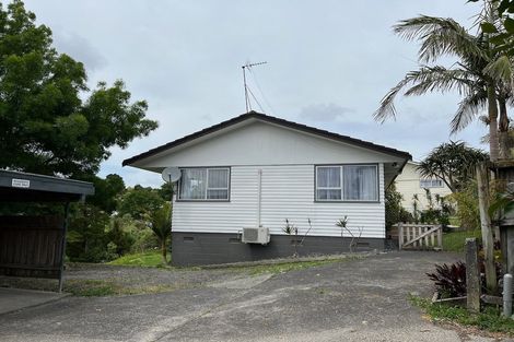Photo of property in 32 Roick Parade, Glen Eden, Auckland, 0602