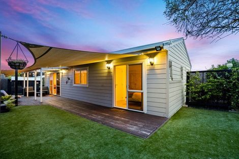 Photo of property in 2/74 Sunnynook Road, Sunnynook, Auckland, 0620