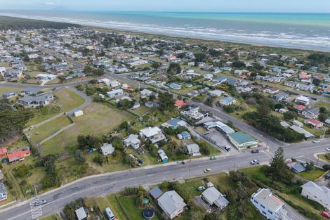 Photo of property in 643 Waitarere Beach Road, Waitarere Beach, Levin, 5510