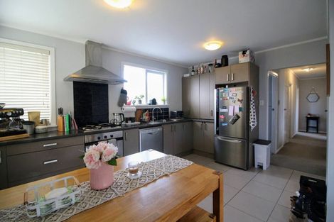 Photo of property in 1/38 Sunnyfield Crescent, Glenfield, Auckland, 0629