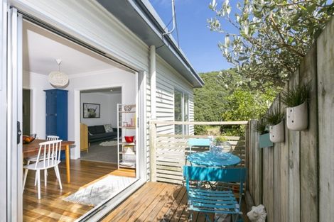 Photo of property in 137 Houghton Bay Road, Houghton Bay, Wellington, 6023