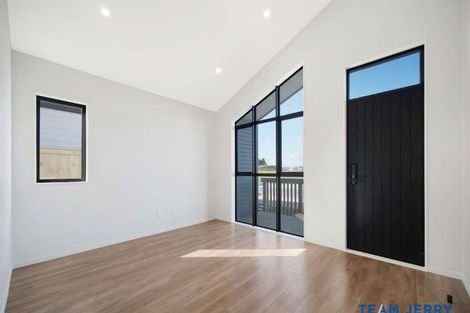 Photo of property in 17 Huringa Road, Karaka, 2113