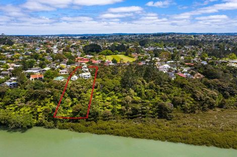 Photo of property in 131 Colwill Road, Massey, Auckland, 0614