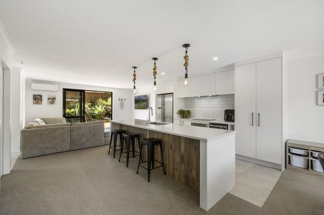 Photo of property in 14 Winspear Place, Omokoroa, 3114
