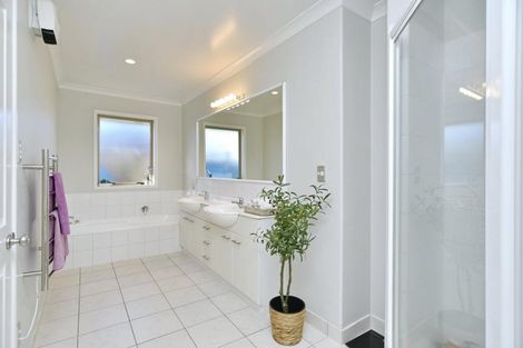 Photo of property in 29 Linkwater Way, Parklands, Christchurch, 8083