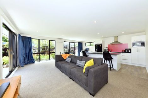 Photo of property in 10 Fairbairn Close, Halswell, Christchurch, 8025