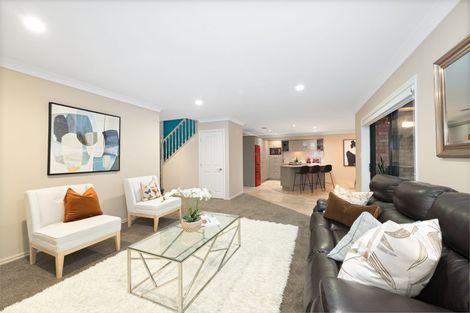 Photo of property in 30 South Kensington Way, Henderson, Auckland, 0612