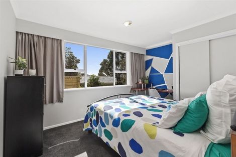 Photo of property in 6 Mayfair Place, Tawa, Wellington, 5028