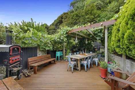 Photo of property in 8 Volkner Grove, Waterloo, Lower Hutt, 5011