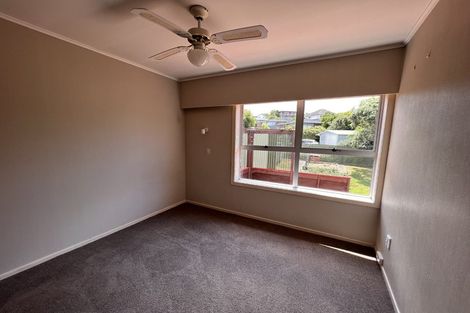 Photo of property in 86 Rosario Crescent, Red Beach, 0932