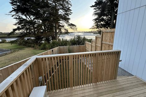 Photo of property in 24 Ramwall Place, Weymouth, Auckland, 2103
