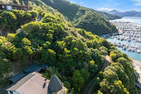 Photo of property in 37 Marina Drive, Waikawa, Picton, 7220