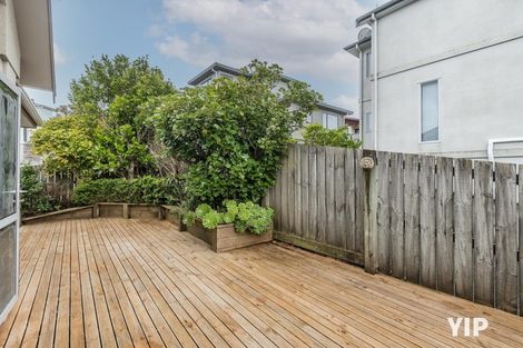 Photo of property in 75 Dress Circle, Newlands, Wellington, 6037