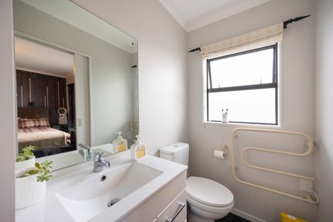 Photo of property in 10 Parnell Heights Drive, Kelvin Grove, Palmerston North, 4414