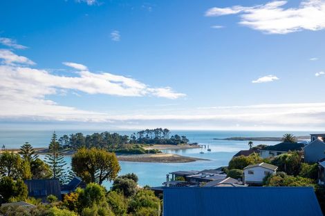 Photo of property in 4 The Cliffs, Britannia Heights, Nelson, 7010