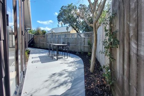 Photo of property in 1/865 Beach Road, Waiake, Auckland, 0630