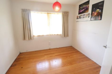 Photo of property in 4 La Rosa Street, Green Bay, Auckland, 0604