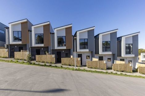 Photo of property in 21 Morihana Close, Glen Eden, 0602