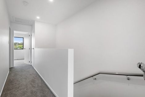 Photo of property in 94 Godley Road, Green Bay, Auckland, 0604